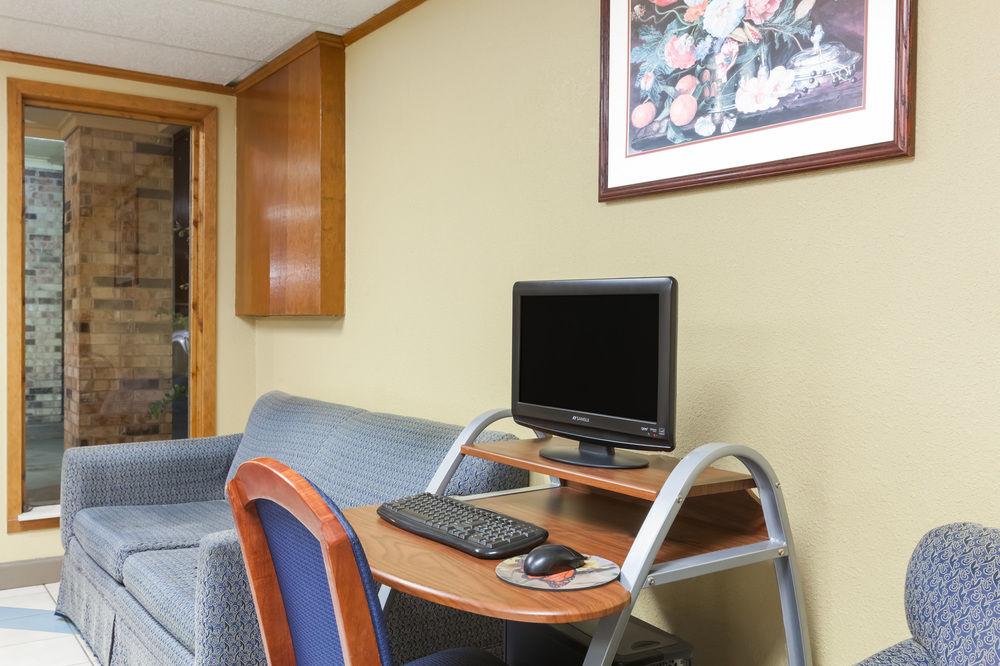 Americas Best Value Inn סרסי מראה חיצוני תמונה