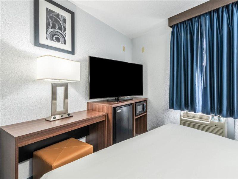 Americas Best Value Inn סרסי מראה חיצוני תמונה