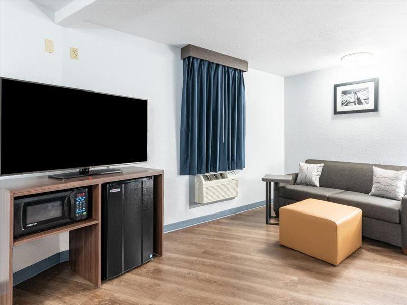 Americas Best Value Inn סרסי מראה חיצוני תמונה