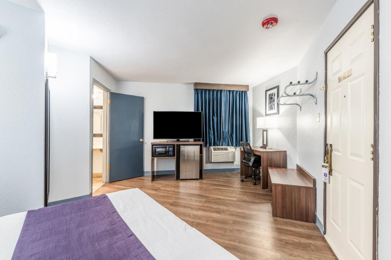 Americas Best Value Inn סרסי מראה חיצוני תמונה