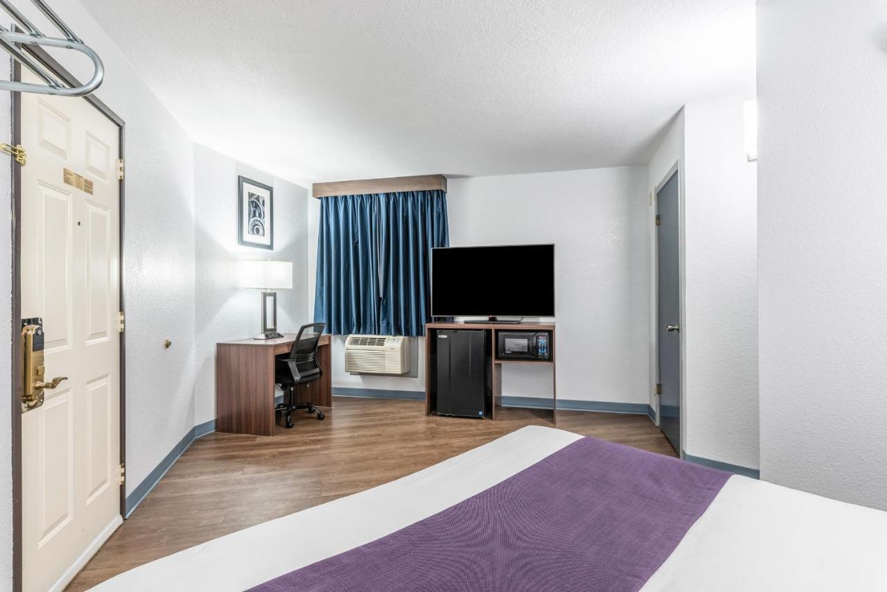 Americas Best Value Inn סרסי מראה חיצוני תמונה