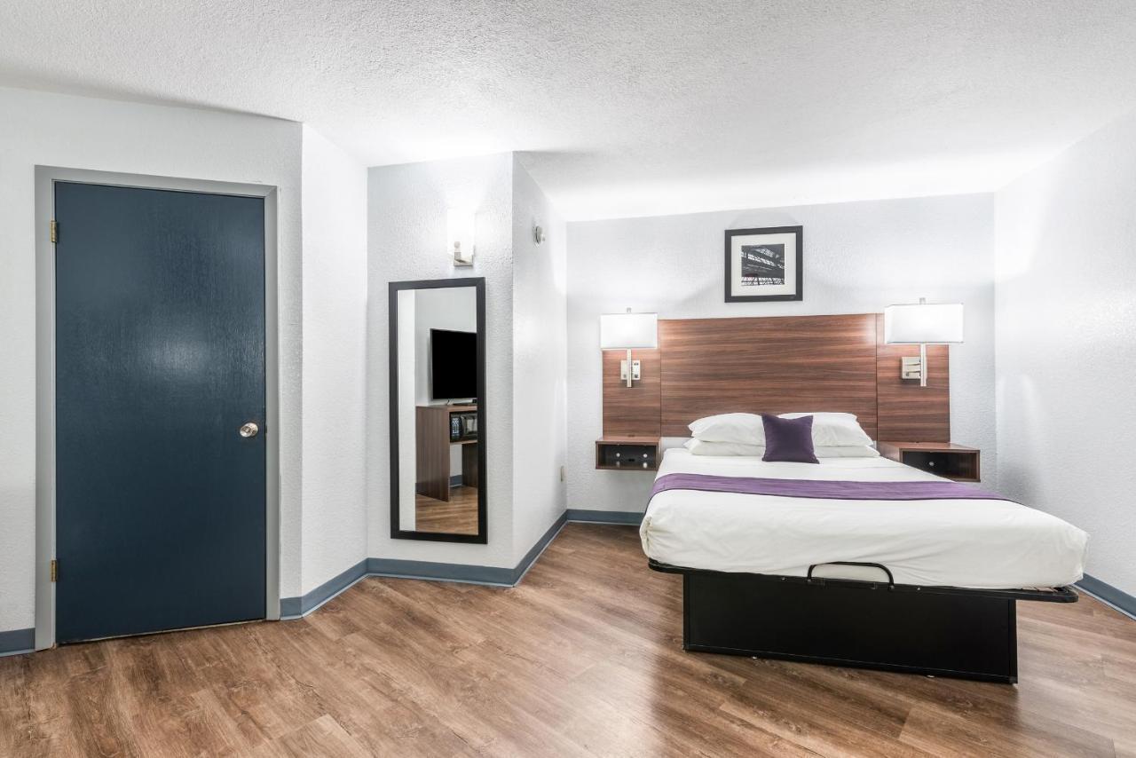 Americas Best Value Inn סרסי מראה חיצוני תמונה